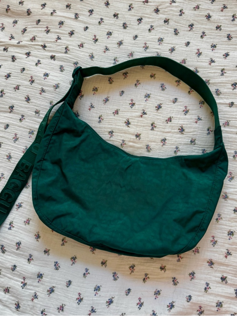 BAGGU Medium Crescent Shoulder Bag - Cypress